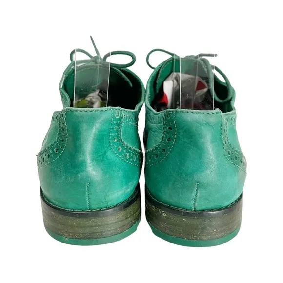 Cole Haan women size 6.5 B wingtip emerald green Oxford shoes. Style D37697
