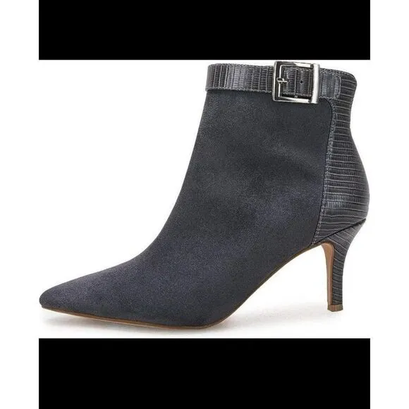 Comfortable chic pointy toe booties sz 9
