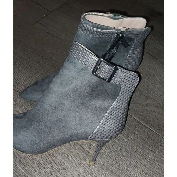 Comfortable chic pointy toe booties sz 9