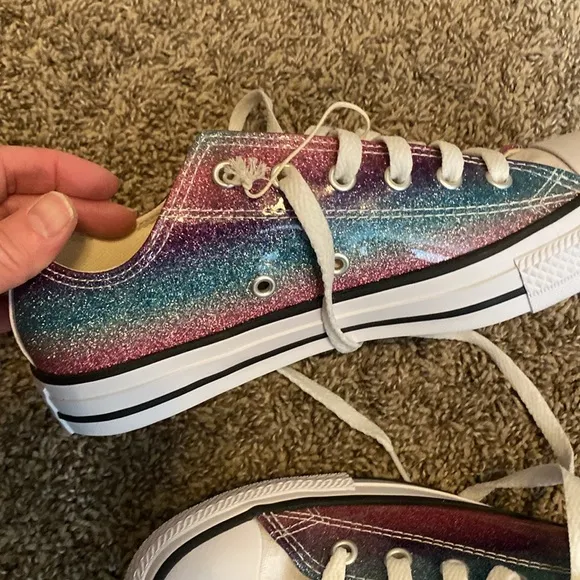 Converse Chuck Taylor Glitter Drip Low Top Sneakers Size 5.5