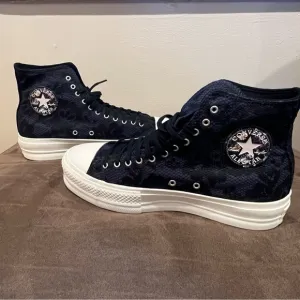 Converse CTAS Hi Platform Womens Shoes Embroidered Floral  Size 9.5