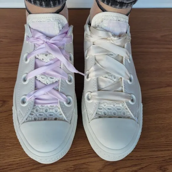 ⭐Converse Lift OX Low Sz 8.5 Women Shoes Embroidered Floral Purple Cream A10301C