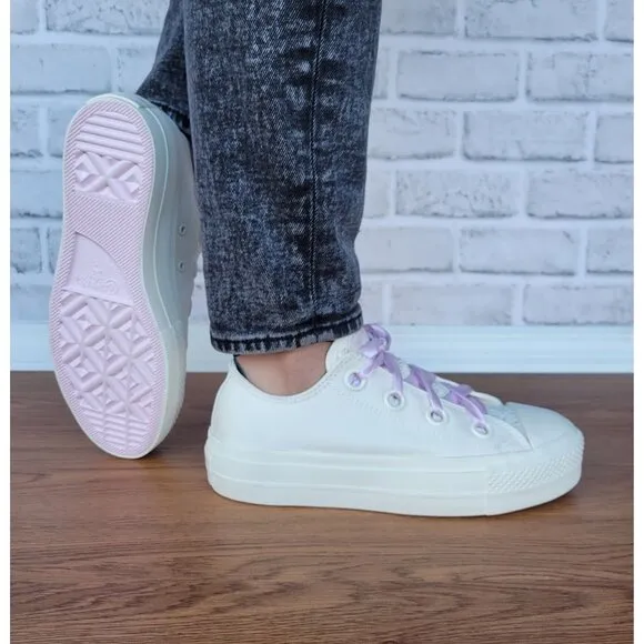 ⭐Converse Lift OX Low Sz 8.5 Women Shoes Embroidered Floral Purple Cream A10301C