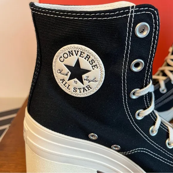 CONVERSE Women’s Chuck 70 DeLuxe Heel Platform Shoes