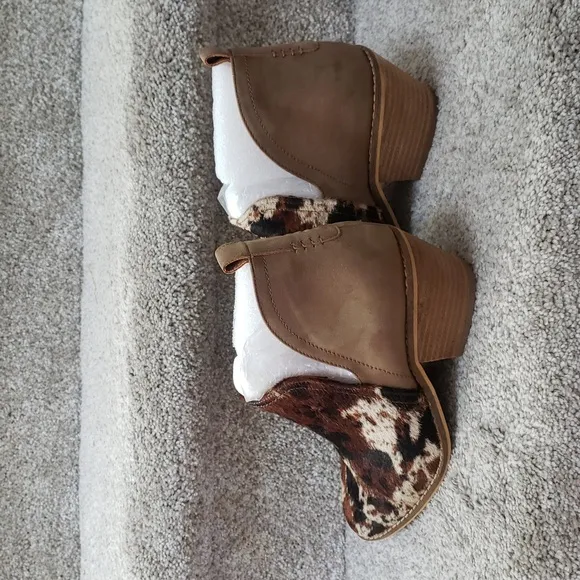 Cow Print Print Ankle Boots Size 8 New Corkys