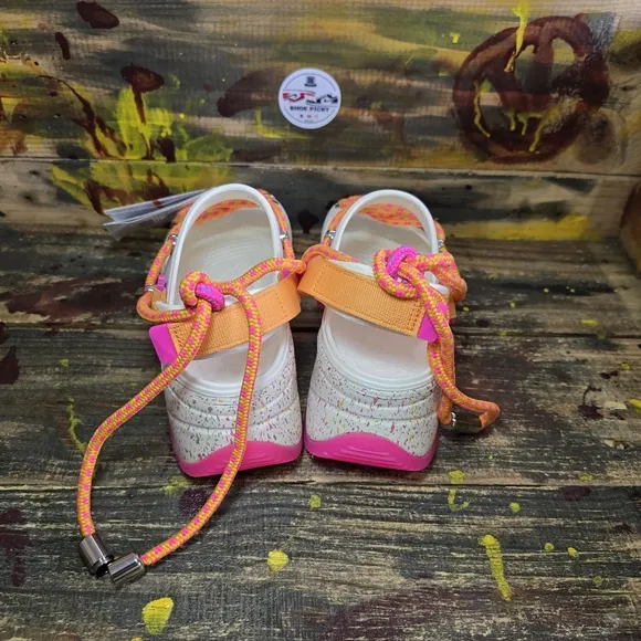 Crocs Hiker Xscape Festival Platform Sandals White Pink Women's Sz 8 [Men Sz 6]