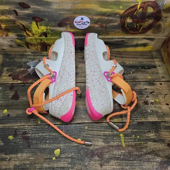 Crocs Hiker Xscape Festival Platform Sandals White Pink Women's Sz 8 [Men Sz 6]