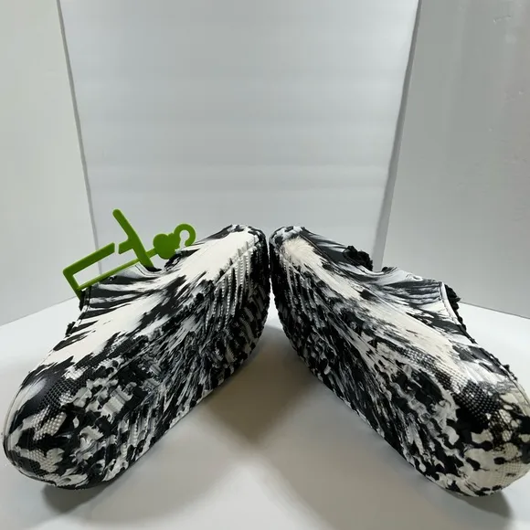 Crocs Unisex Adult Classic Cozzy Platform Sandals Black/White Men’s 12 NWT