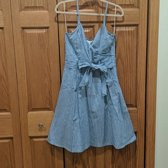 CUPIO blue/white sleeveless faux wrap dress M nwt