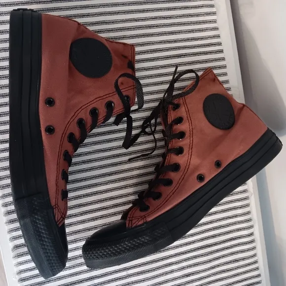 Custom Bleach dyed Converse Chuck Taylor All Star‎ Hi shoes