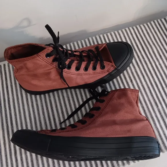 Custom Bleach dyed Converse Chuck Taylor All Star‎ Hi shoes