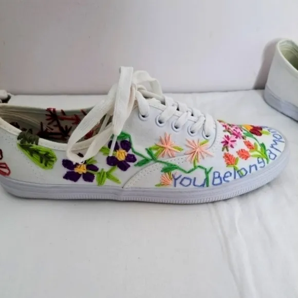 Custom hand embroidered floral canvas tennis shoe 9