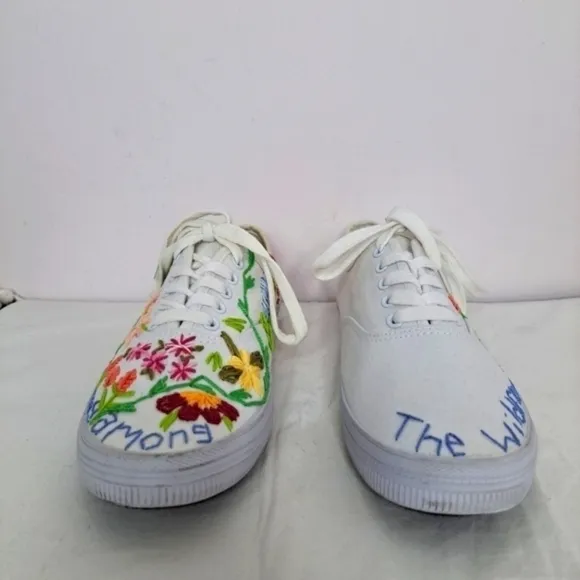 Custom hand embroidered floral canvas tennis shoe 9