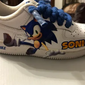 Customized sonic the hedgehog Nike’s