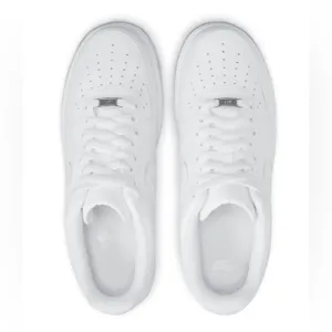 [CW2288-111] Mens Nike Air Force 1 '07 - Triple White NWOT