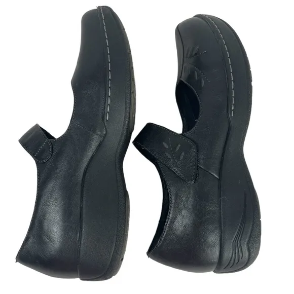 Dansko Annie Clogs Leather Embroidered Mary Jane  Size 41 (10.5-11) Black