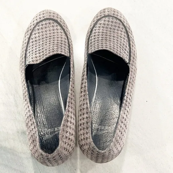 DANSKO Debra Suede Houndstooth Grey Black Loafer Wedge Shoes Size 41 10.5 - 11