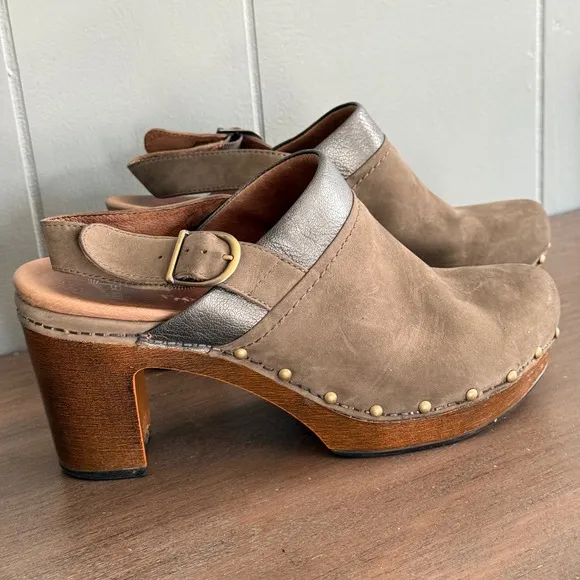Dansko Delle Clogs Brown Leather Studded Boho Chic Platform Sandals Sz 40 US 9.5