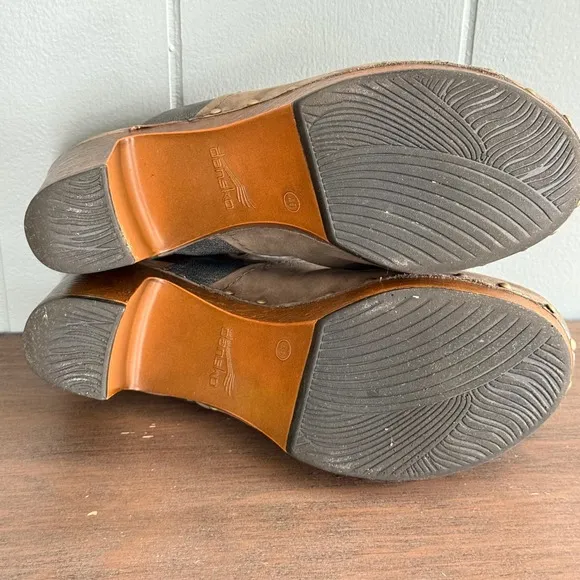 Dansko Delle Clogs Brown Leather Studded Boho Chic Platform Sandals Sz 40 US 9.5