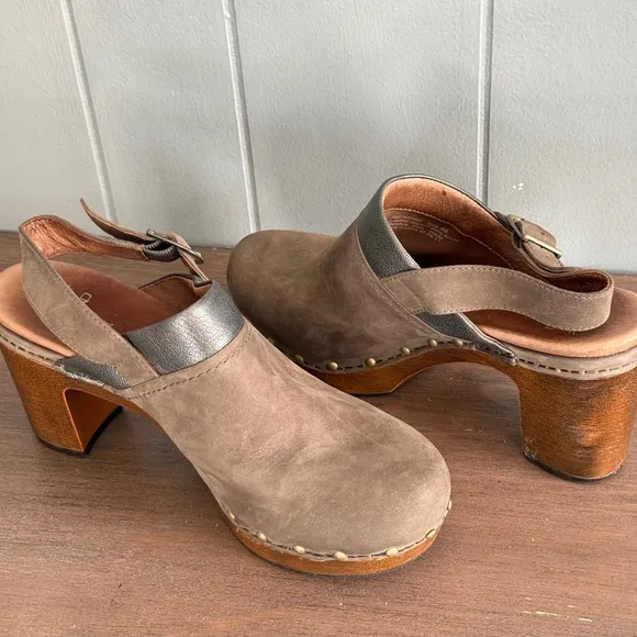Dansko Delle Clogs Brown Leather Studded Boho Chic Platform Sandals Sz 40 US 9.5