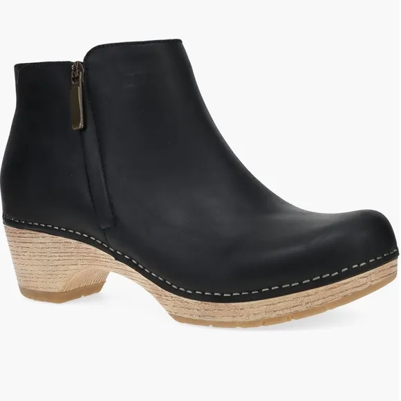 Dansko Lizanne Leather Clog Boot Zip Comfortable Bootie size 39