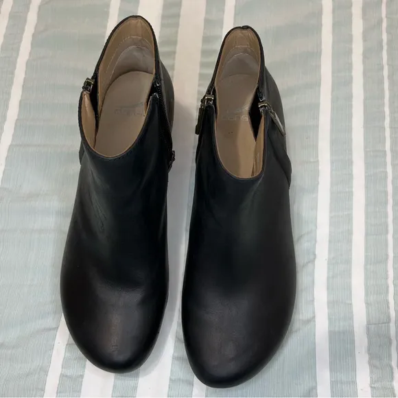 Dansko Lizanne Leather Clog Boot Zip Comfortable Bootie size 39