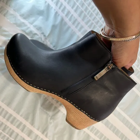 Dansko Lizanne Leather Clog Boot Zip Comfortable Bootie size 39