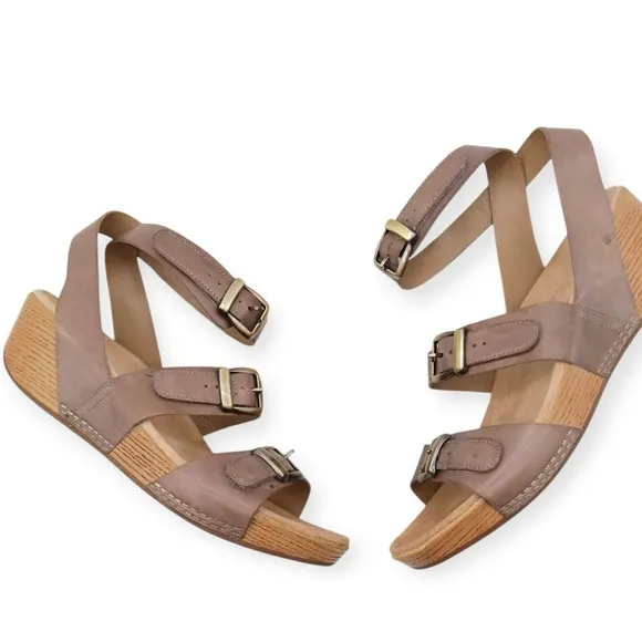 Dansko Lou Ankle Strap Burnished Taupe Clog sandals Size: 41