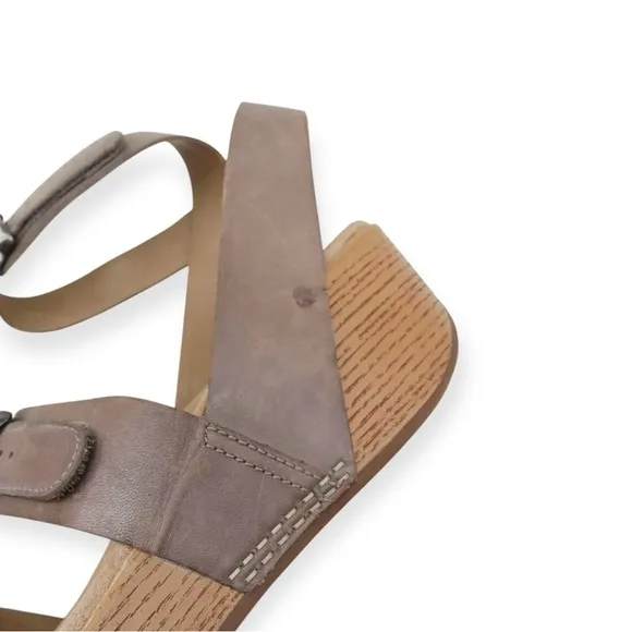 Dansko Lou Ankle Strap Burnished Taupe Clog sandals Size: 41