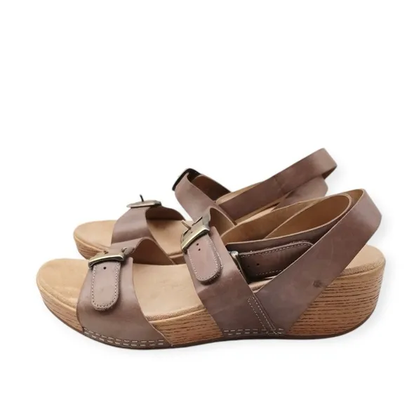 Dansko Lou Ankle Strap Burnished Taupe Clog sandals Size: 41