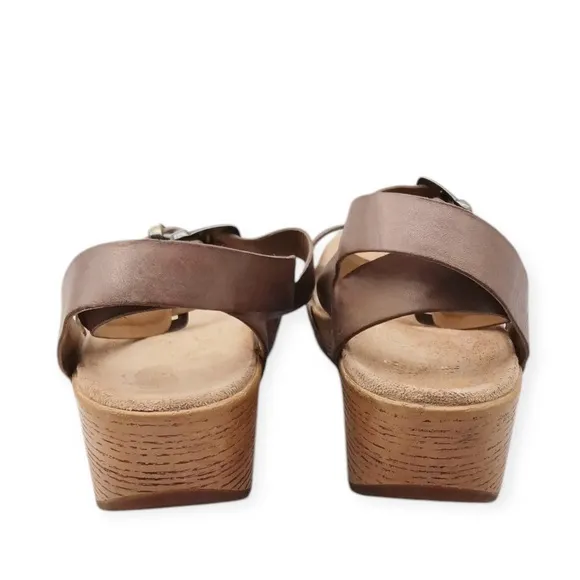 Dansko Lou Ankle Strap Burnished Taupe Clog sandals Size: 41