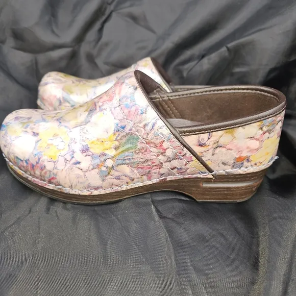 Dansko Pro XP Watercolor Floral Leather Slip On Clog Shoes 38 US Size 7.5-8 VGUC
