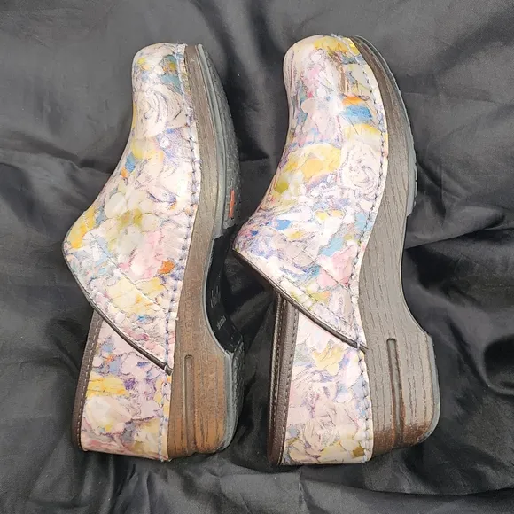 Dansko Pro XP Watercolor Floral Leather Slip On Clog Shoes 38 US Size 7.5-8 VGUC