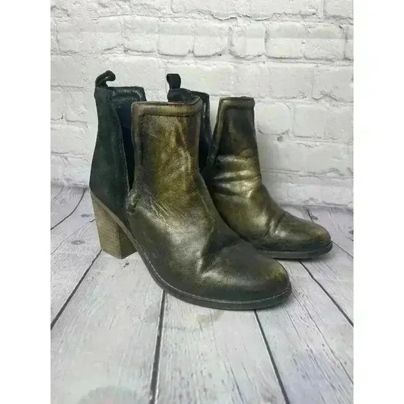 DIBA TRUE Later On Gold Metallic/Black Leather and Suede Notched Bootie Size 8W