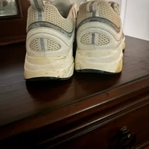 Dior B22 Men's Athletic Shoes - Cream and Gray