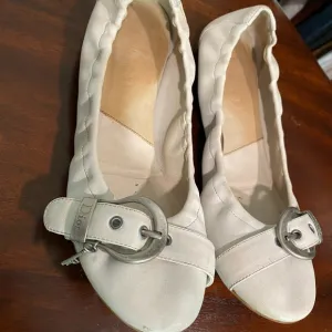 Dior Women's Cream Ballet Flats
