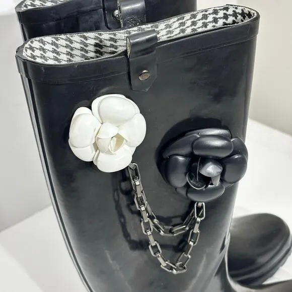 Dirty Laundry Rhane Black &amp; White Flower Chain Rubber Pull On Rain Boots Size 6