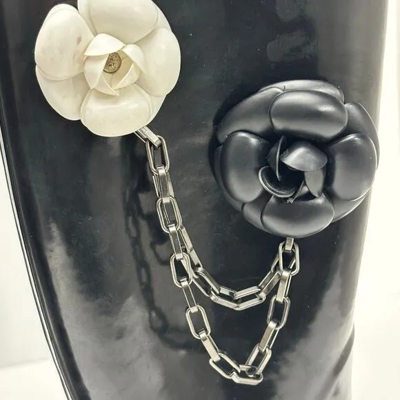 Dirty Laundry Rhane Black &amp; White Flower Chain Rubber Pull On Rain Boots Size 6