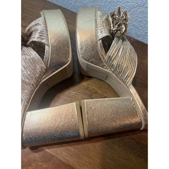 Dolce Vita BLARE Gold Platform Heels Bow Detail Slides Sandals Women's 7.5