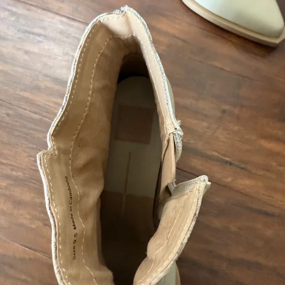 Dolce Vita NWOT Women's Cream Ankle Buckle Boots-Size 9.5