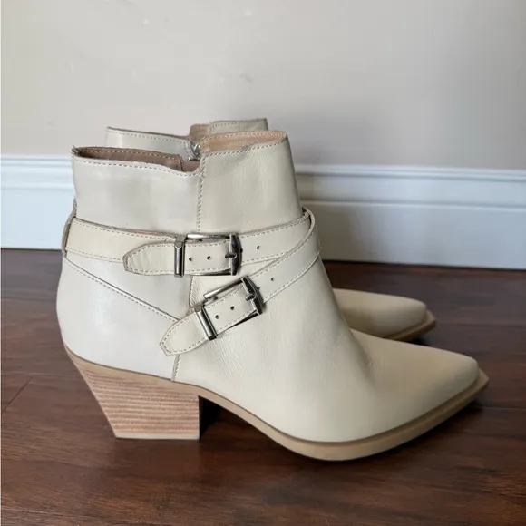 Dolce Vita NWOT Women's Cream Ankle Buckle Boots-Size 9.5