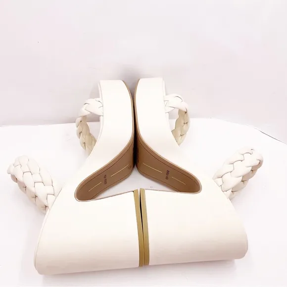 🆕{Dolce Vita} Wiley Ivory Platform Sandals