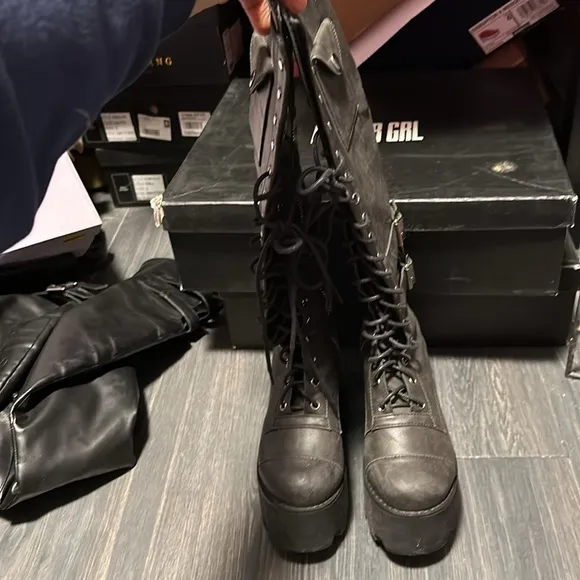 Dolls kill current mood Jane doe boots 5 m pre owned vintage