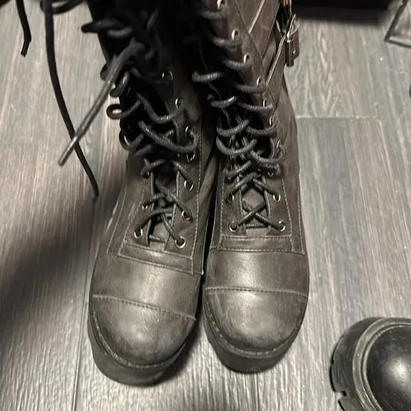 Dolls kill current mood Jane doe boots 5 m pre owned vintage