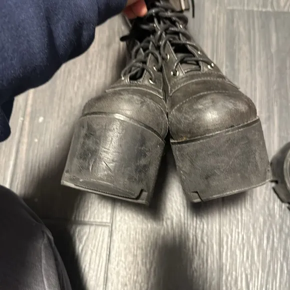 Dolls kill current mood Jane doe boots 5 m pre owned vintage