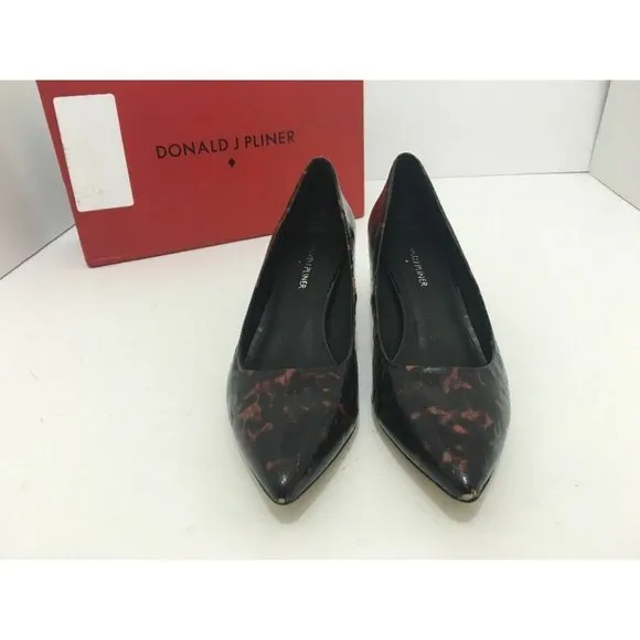 Donald J Pliner Gali Printed Pointed Toe Heel Pump Black Patent Leather US 8
