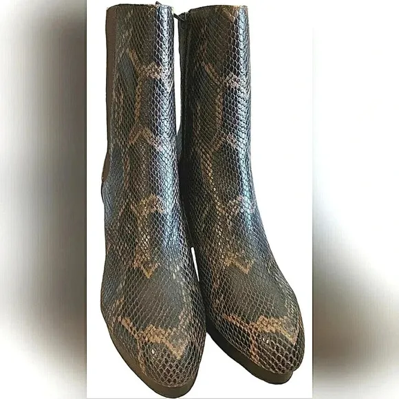 Donald Pliner Chic Snake Print Brown Leather Platform  Ankle Boots