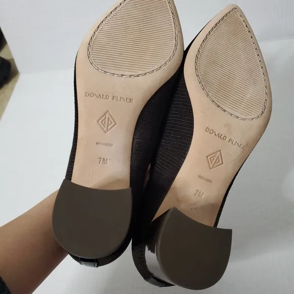 Donald Pliner Suzette Slip On Pump Shoes Womens Size 7 Brown Casual Chic Office