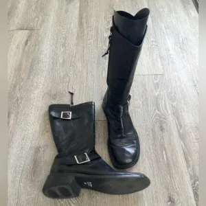 DONALD PLINER VERA GOMMA ITALIAN LEATHER MOTO STYLE BOOTS