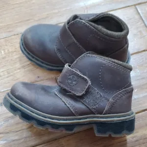 Dr. Martens 12135 brown kids boots